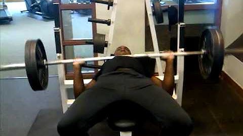 Lee Boyce Bench Press 225x17