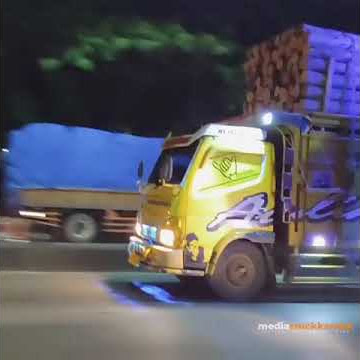 spesial truk muatan kayu malam hari ββ#shorts #youtuberpemula