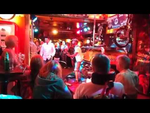Heart break american pub (part1)