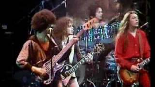 [HQ] Thin Lizzy - The Boys Are Back In Town - Live and Dangerous [HQ] chords