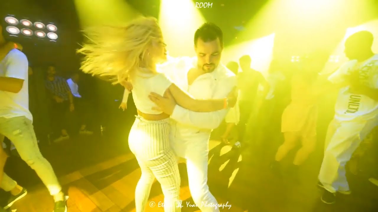 ⁣CHAVES & ORIANA GABRIELA  Bachata Social Dance At THE SALSA ROOM