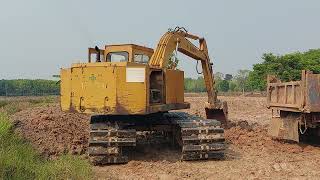 รีวิว รถขุดในตำนาน แทร็คเหลี่ยม KOMATSU PC100-2 หล่อจัด งานเปิดบ่อใหม่ใส่ดั้ม excavator and truck