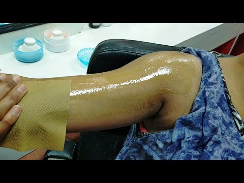 घर बैठे सीखे बारिश और गर्मी के मौसम में वैक्स कैसे करें//how to do full arm waxing at home