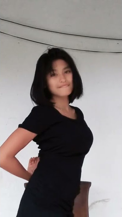 TIKTOK CEWEK CANTIK GOYANG PANTAT