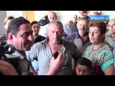 \"გამგებელთან შესახვედრად მოვედით და დაგვემალა\" - კარდენახელების საპროტესტო აქცია