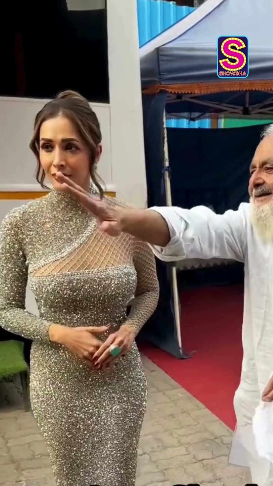 Malaika Arora Caught In This Fun Fan Interaction! | Actress | Entertainment | Bollywood | N18S