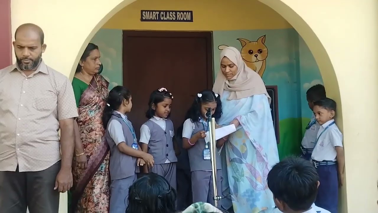 ഒന്നാം ക്ലാസിലെ കുരുന്നുകളുടെ ഇംഗ്ലീഷ് അസംബ്ലി 