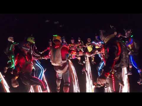 Video: Redd For Mørket? Lululemon's New All-Reflective Shoes Shine At Night