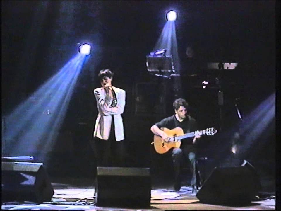 Mia Martini commenta e interpreta 