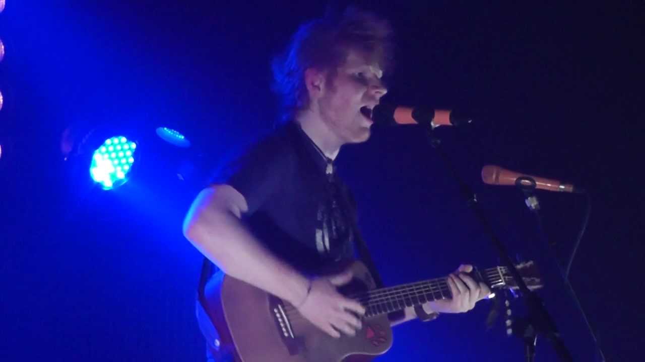 Ed Sheeran - U.N.I. (live @ DOCKS in Hamburg, 06.03.12) HD
