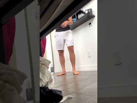 مقلب مخيف عن طريق الإمساك بالقدمين تم تنفيذه على زوجين