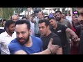 Salman Khan Lost His Control Angry On Media In Public !