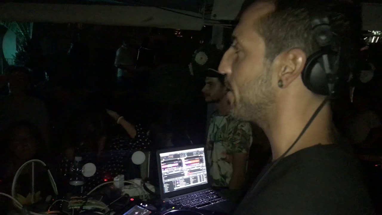 FABIO NEURAL viewed from behind the console