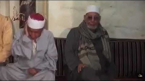 الشيخ عبدالحكيم عبد اللطيف شيخ عموم المقارئ.. السابق وتلميذه