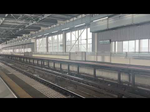 新花巻駅で320キロで通過するはやぶさ号こまち号