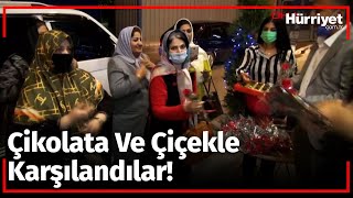 Van'a Gelen İranlılar Çiçeklerle Karşılandı!