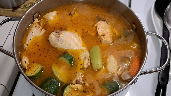 Caldo de Pollo 