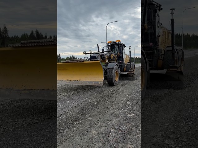 Hyvling inför asfaltering Cat 150M