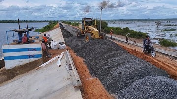 Amazing! Next-Level Gravel By Expert Motor Grader Operator Is Showing Excellent Skill Of Cluttering