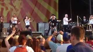 Christina Aguilera - Fighter (New Orleans Jazz and Heritage Festival 2014) COMPLETE