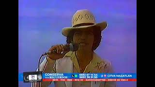 Joan Sebastian cantando en el malecón de Mazatlán,Sinaloa