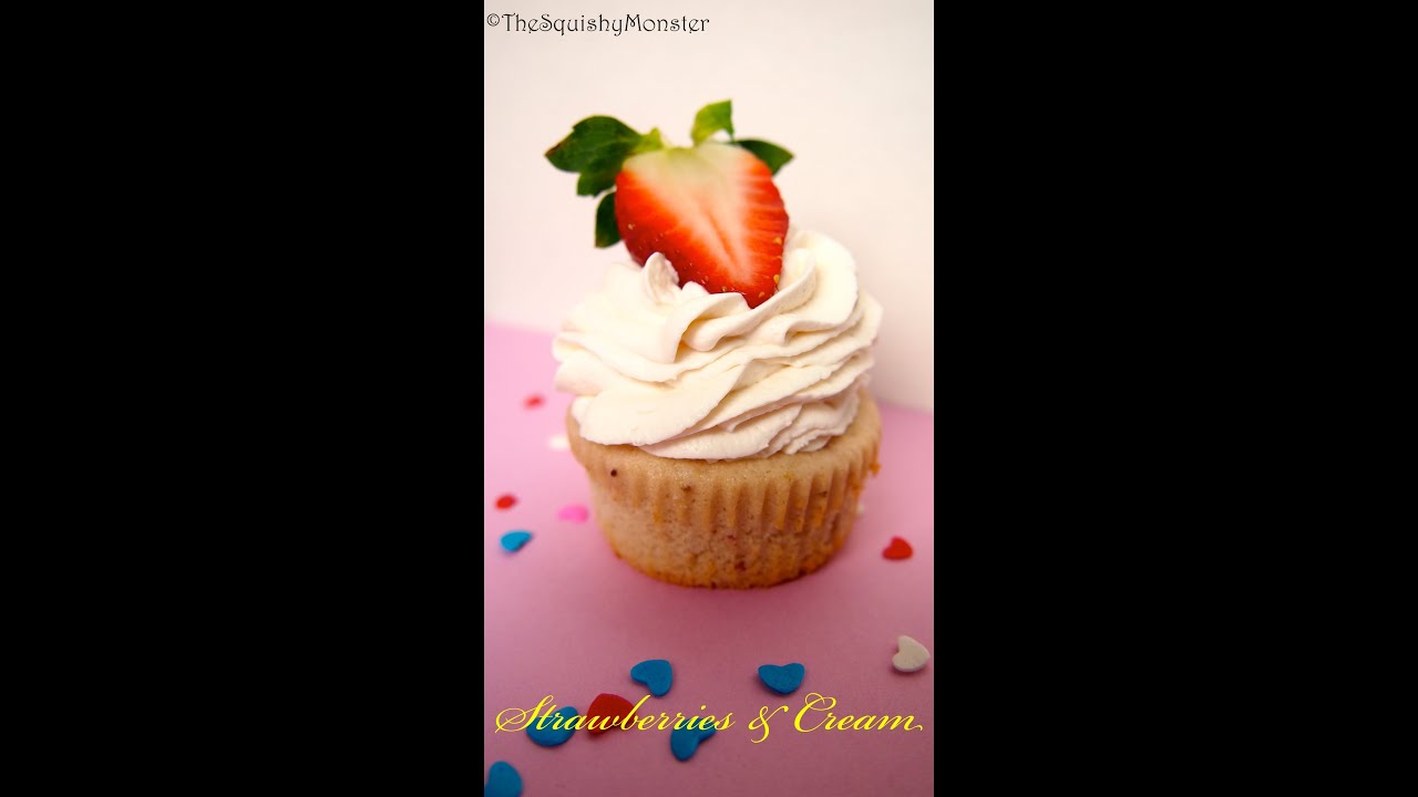 How to Bake Strawberries & Cream Cupcakes - Recipe with SweetySalado