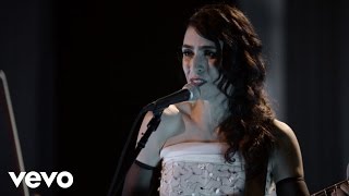 Video thumbnail of "Marisa Monte - Não Vá Embora"