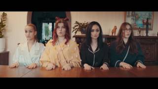 Tyynysotaa - Vilma Alina, Nelli Matula, Ida Paul & Sini Yasemin chords