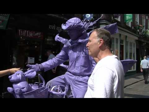 Street Hypnosis In England Tom Silver Stage Hypnotist