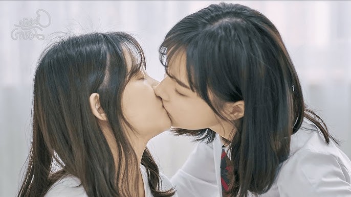 Шұлық киген қалыңдықтың порно видеосы Толық әйелді үш адам былғайды