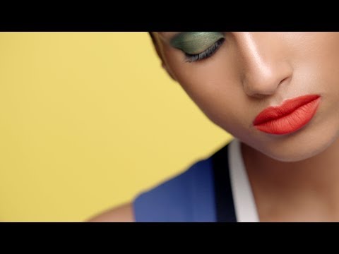 Video: Bộ sưu tập mới: Nee Makeup Double Exposure Spring 2018