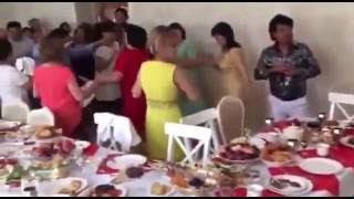 Ахаман Рыскалиев отмечает день рождения по скайпу. Ахаман Рыскалиев отмечает день рождения по скайпу.
