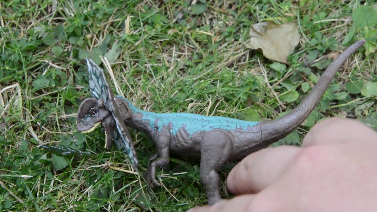 jurassic world legacy collection dilophosaurus