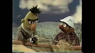 کھُل جَا سِم سِم (Open Sesame/Sesame Street) - Ernie and Bert: Fish Call (Urdu)