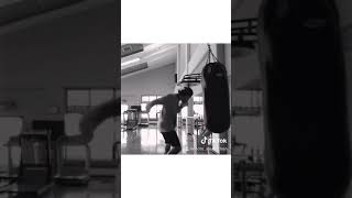 #ボクシング#boxing#サンドバック#パンチ力#Rocky#ロッキー#格闘技#髭男