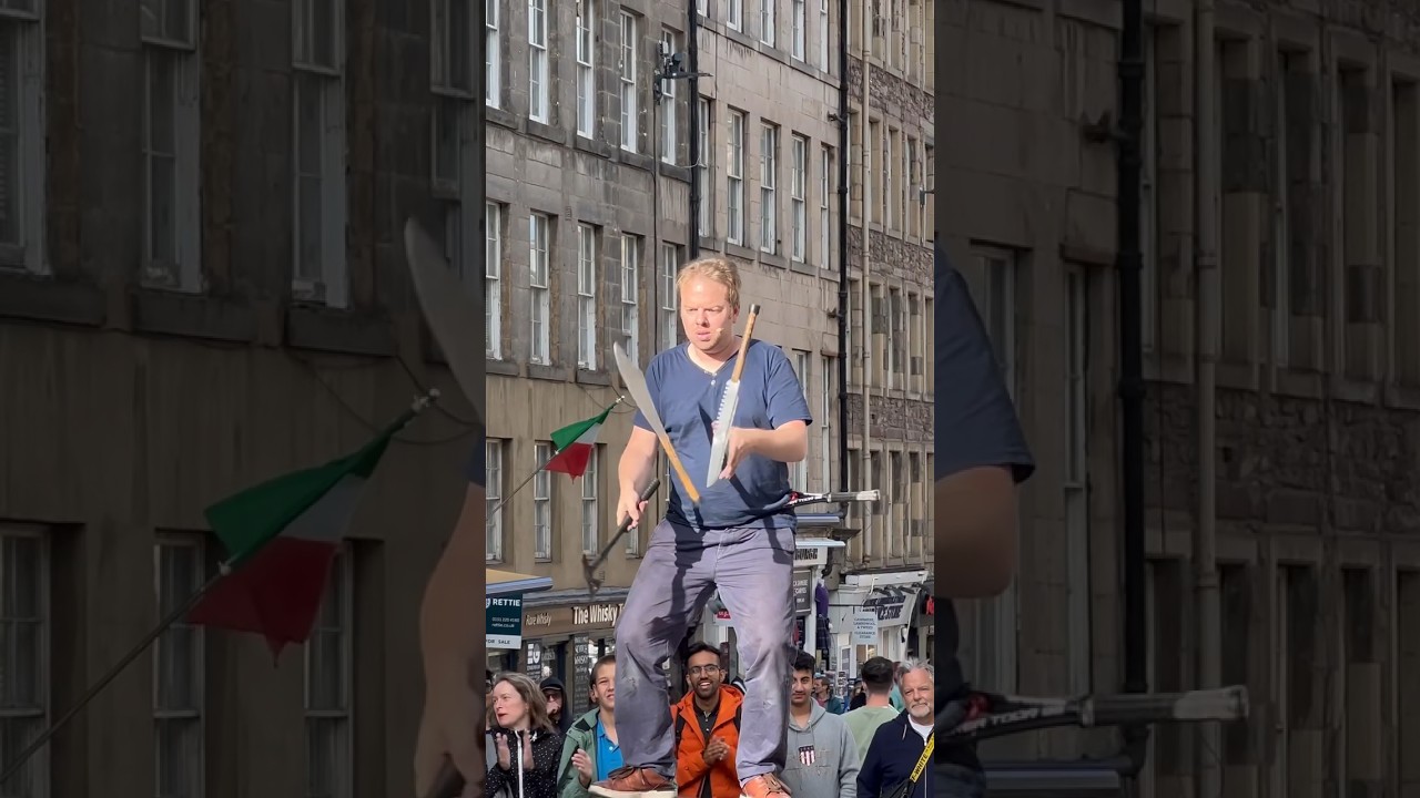 Dangerous Knife Juggling Act  🤹‍♀️ . Pre- festival street performances . Edinburgh