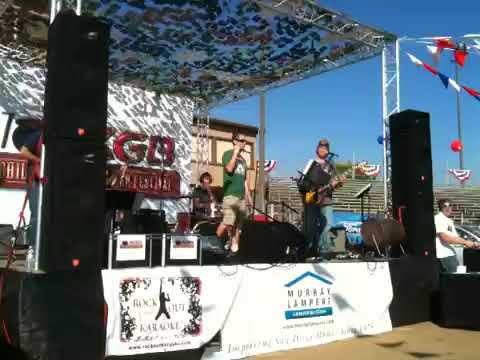 Travis performs Greenday's Basket Case