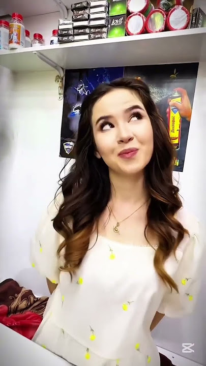 Jinsiy aloqada paypoq va yubka Ogil bolalar bir-birlarini emizadilar