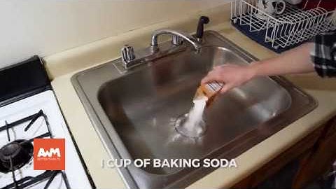 Thông tắc bồn rửa bát bằng bột Baking Soda + Giấm ăn + Nước sôi