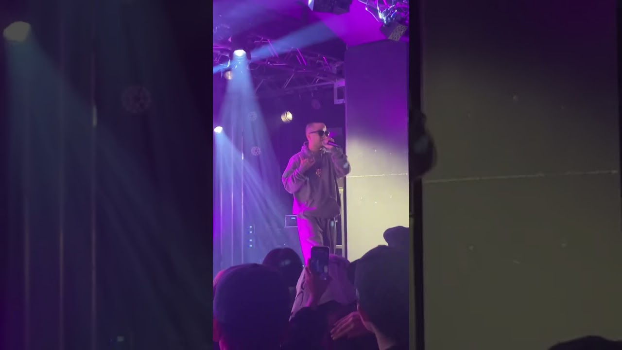 feelin' 29 live 5lack - YouTube