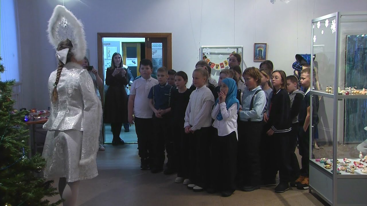 Зимней сказки волшебство: в Серовском музее открылась выставка новогодних игрушек и костюмов #серов