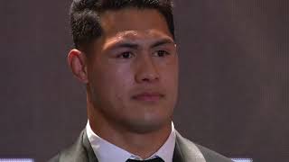 NRL awards Roger Tuivasa Sheck This what respect looks like.