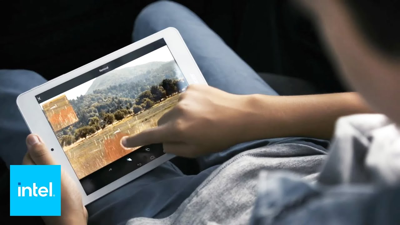 Intel-Powered Tablets Fuel Family Road Trip Fun | Intel - YouTube