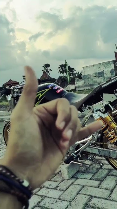 Story'wa motor Honda Tiger Revo ll trondolan pakek ban cacing