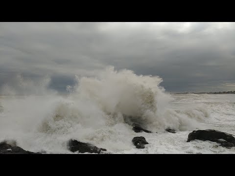 超大型台風21号通過大波】千葉銚子犬吠埼灯台2017秋【迫力映像飛沫直撃