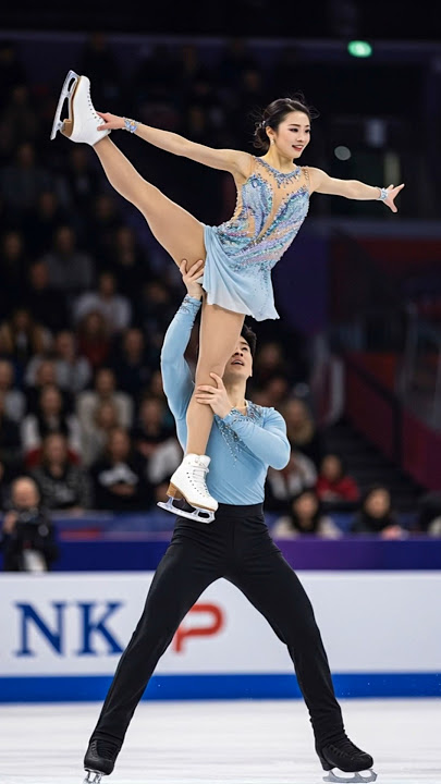 Legs to the Sky | Stunning Figure Skating Lift Moment #figureskating #PairSkating#IceDance  #kpop