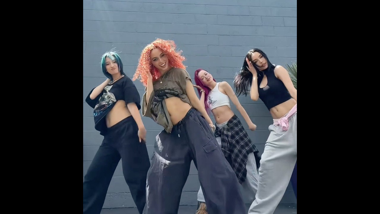 Tonton got me walking side to side🕺 #girlset #kpop #chat #jyp @GIRLSET di YouTube Tonton got me walking side to side🕺 #girlset #kpop #chat #jyp @GIRLSET di YouTube