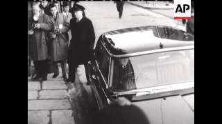 LORD SNOWDON STARTS JOB AT TIMES OFFICE - NO SOUND