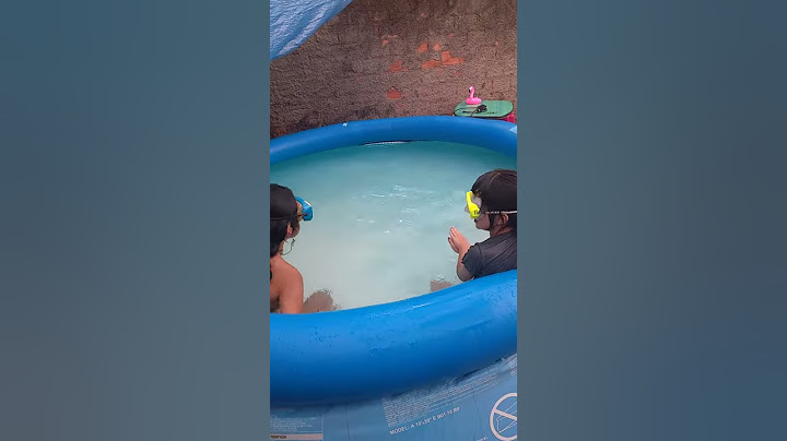 Primeiro dia na pisina  Bela bagunça