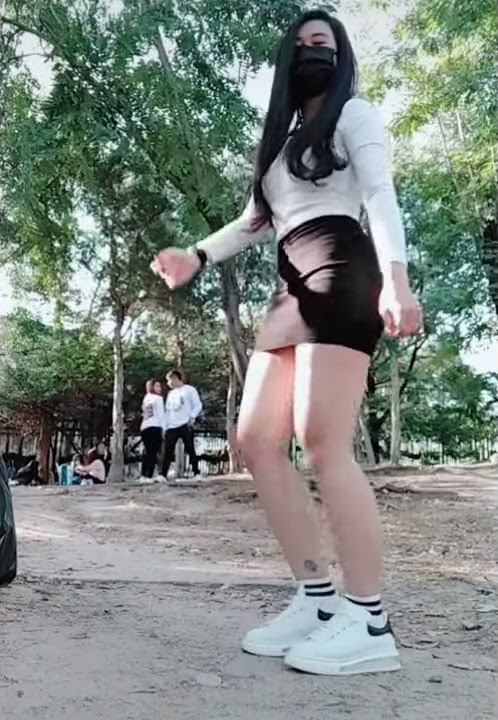 #viral #shorts #tiktok tiktok mama muda goyang hot